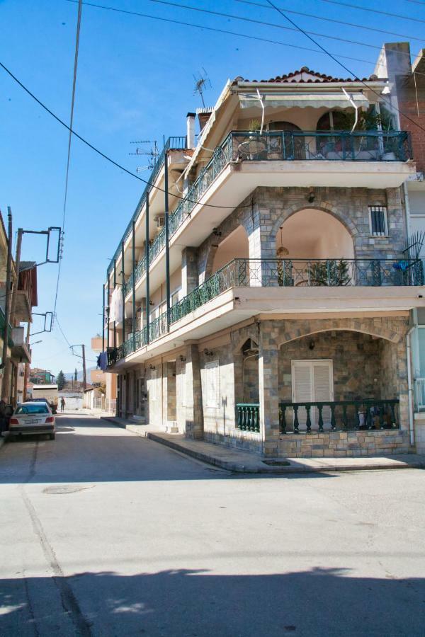 Studio With City View Apartment Tirnavos ภายนอก รูปภาพ